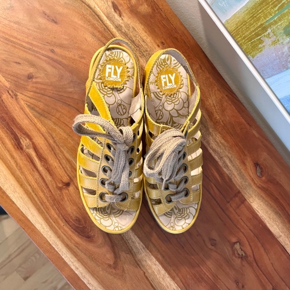 Fly London Yuta Wedge Lace-up Sandals Yellow Leather size 40 (9) - Picture 7 of 7